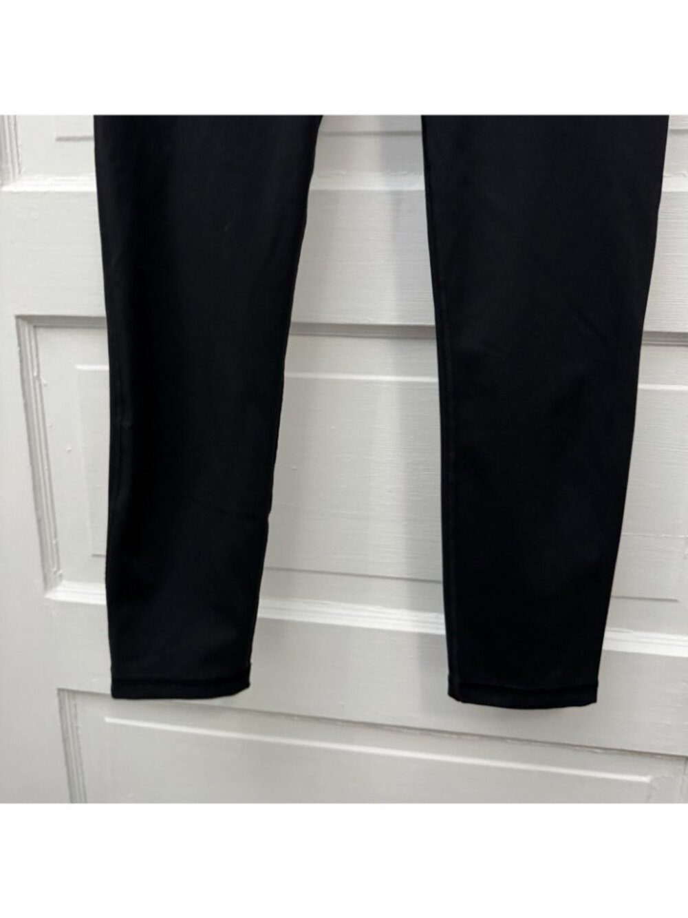GapFit Blackout Technology Leggings Women S Black High Rise Crop Yoga - Picture 4 of 11